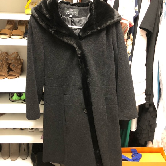 Collection by Gallery Faux Fur Coat - Picture 2 of 5